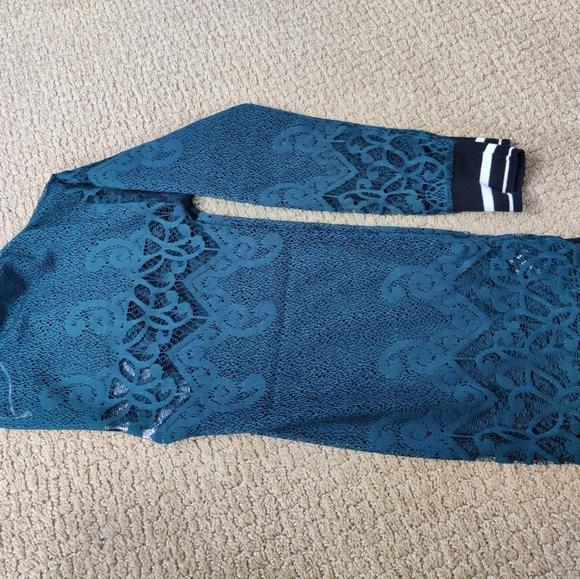 Tunic - Picture 8 of 8